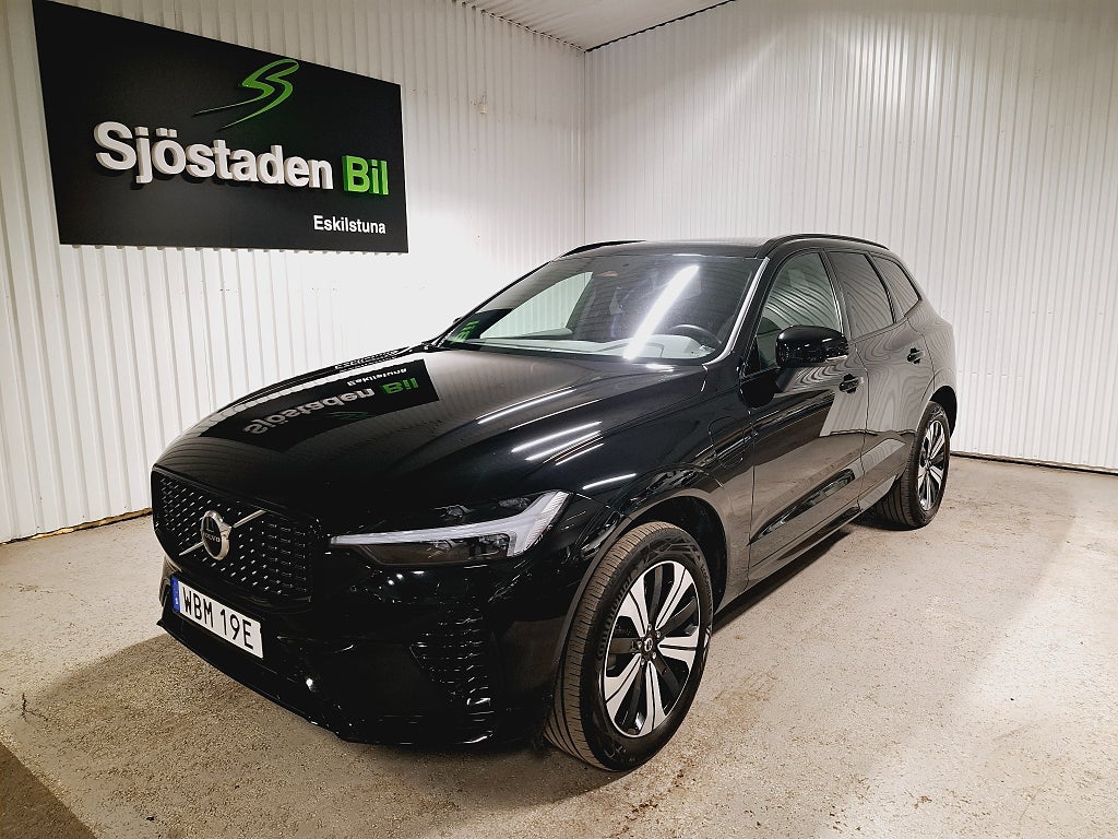 Volvo XC60 Recharge T6 AWD Plus Dark Pano Drag Skinn Värmare H&K
