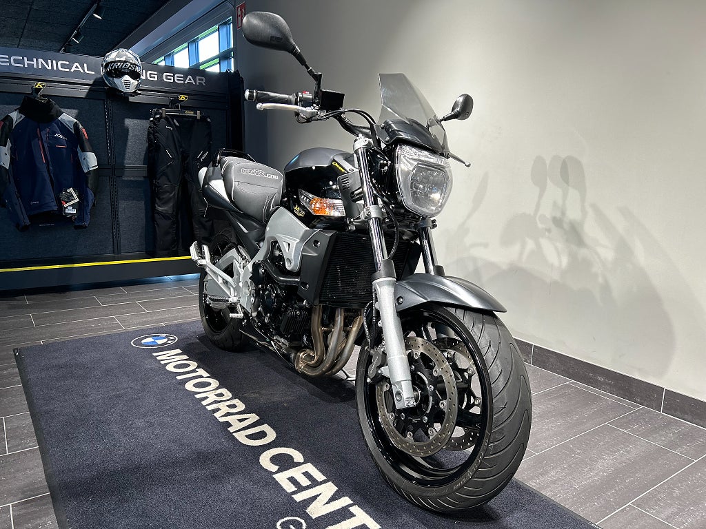 Suzuki GSR600 B-King / Premium sadel / Puig vindruta / Tail-tidy
