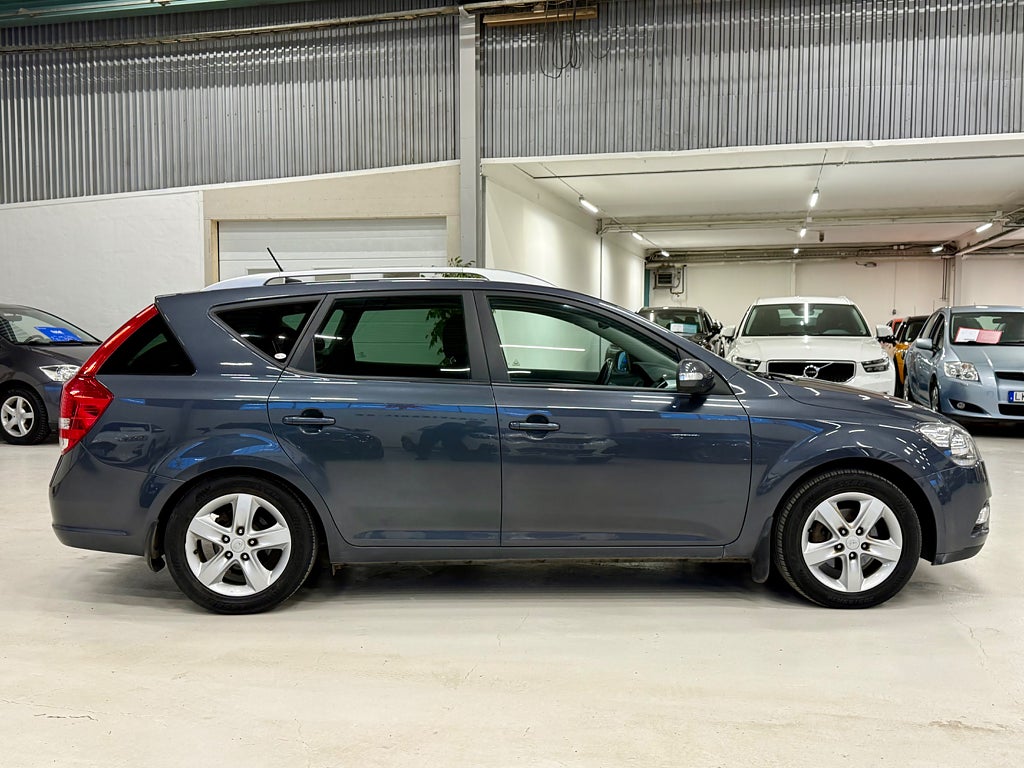 Kia Ceed cee'd_sw 1.6 CRDi Drag Värmare Vinterhjul Nybesiktigad - miniatyr 7