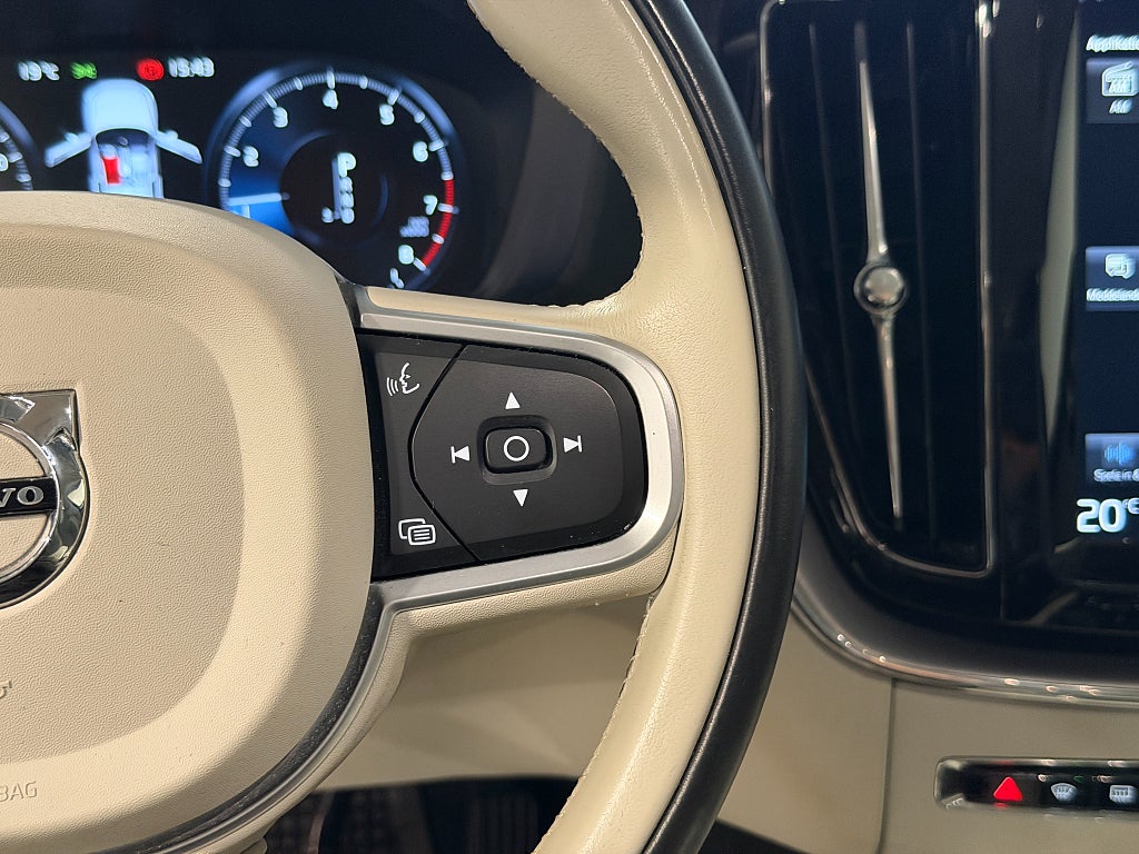 Volvo XC60 T5 | AWD | Momentum | Ny servad  | Värmare Voc 2019