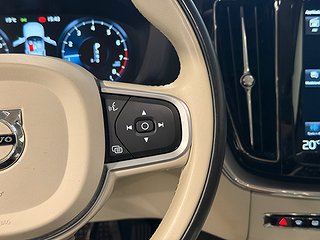 SUV Volvo XC60 16 av 25