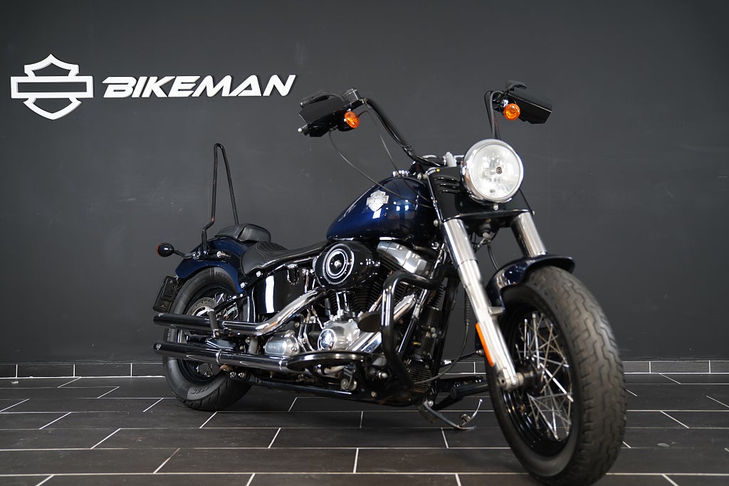 Harley-Davidson FLS Softail Slim Vance & Hines