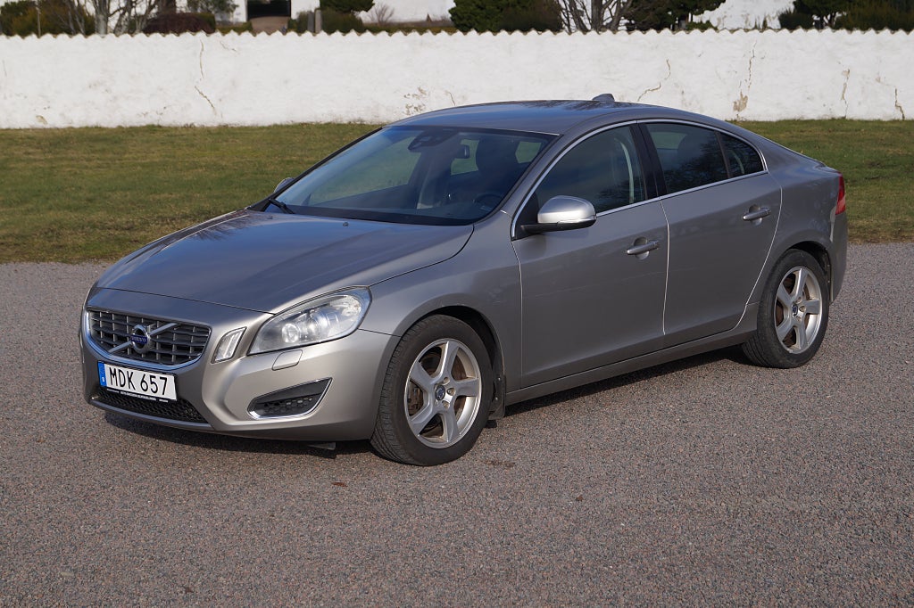 Volvo S60 D2 Momentum Dieselvärmare Nybesiktigad & Nyservad