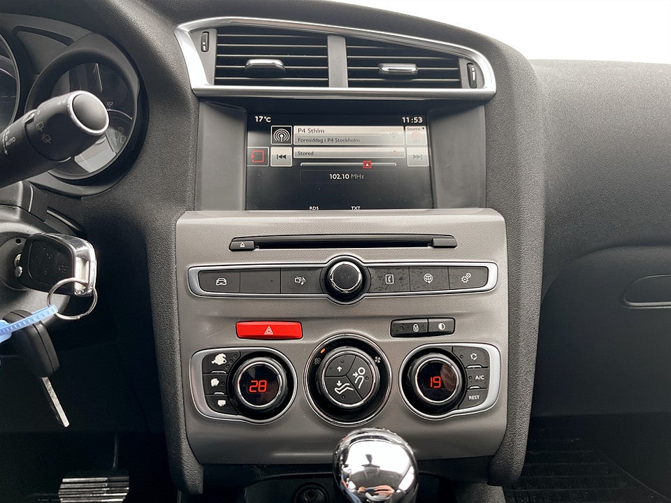 Bild på Citroen C4 Feel 1.2 e-THP 130hk Aut BACKSENSORER FARTHÅLLARE