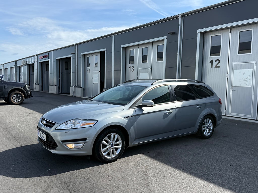 Ford Mondeo Ford Mondeo ** 1 Brukare ** Årsskatt 1259kr Ny besiktig