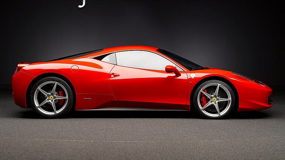 Ferrari 458 har en 4,5-liters V8-motor på 570 hästkrafter. 