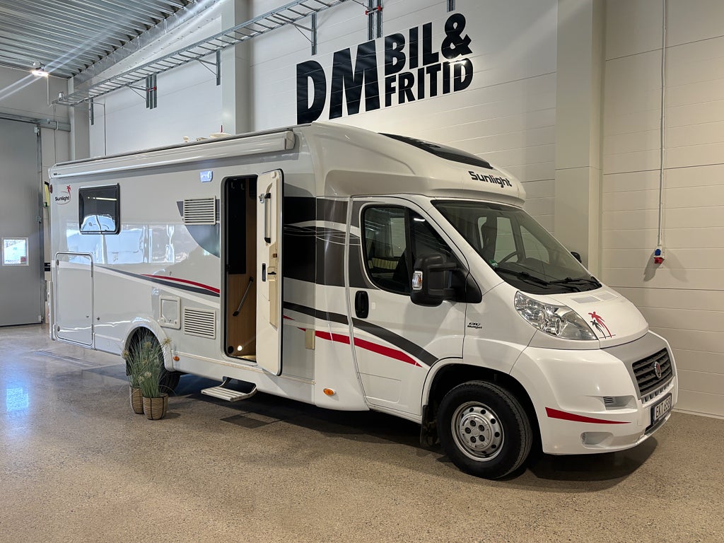 Sunlight T 68 Långbädd / Taksäng / Garage / Välskött / 3500kg