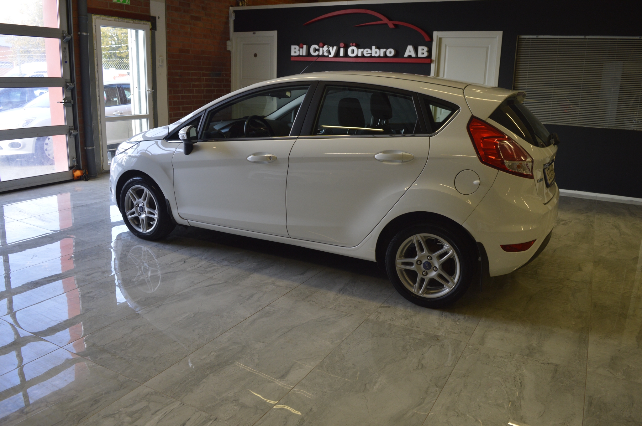 Ford Fiesta 2015, kuva 4/53