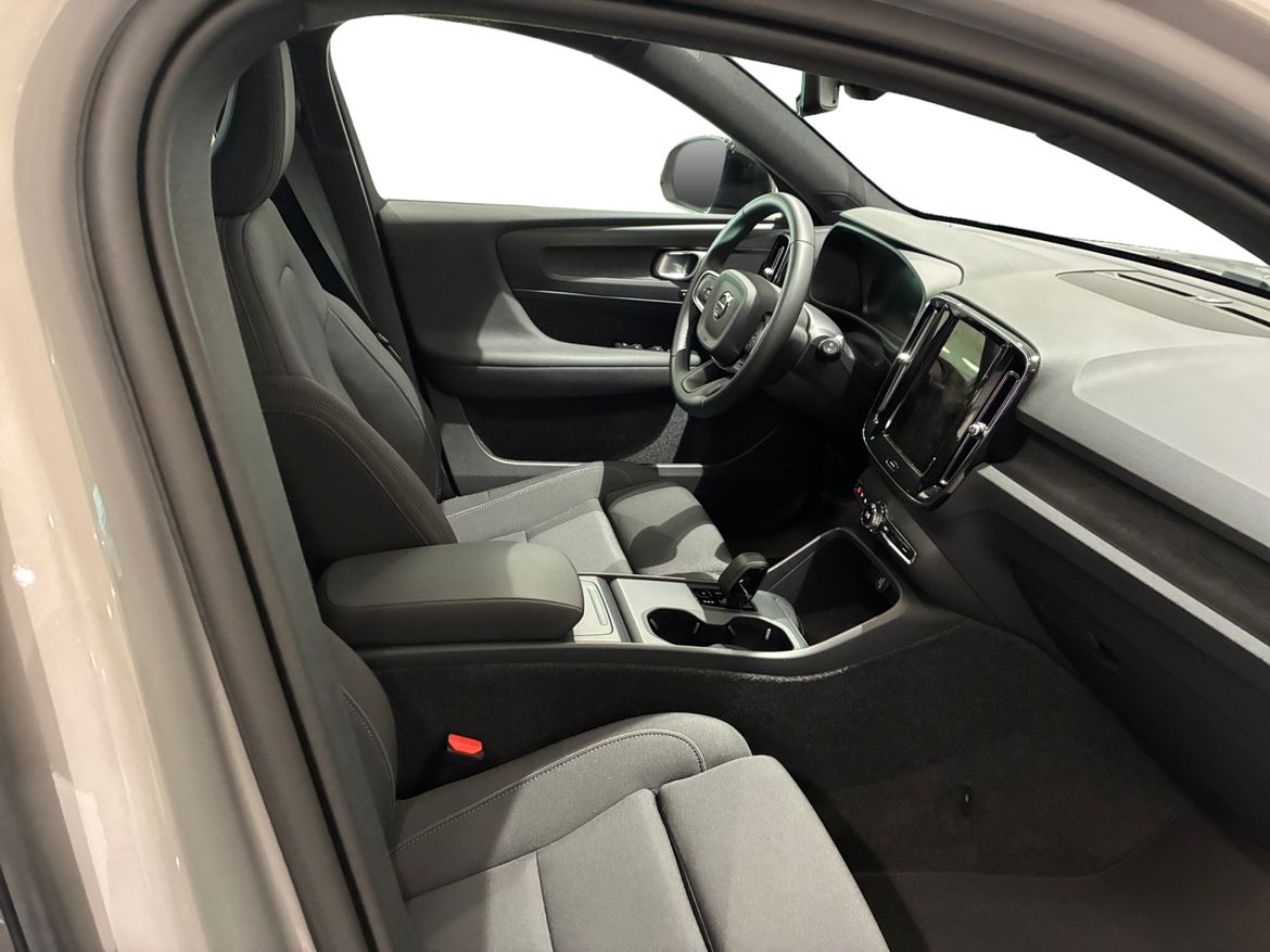 Volvo EX40 2025, kuva 2/10