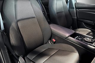 Sedan Mazda 3 8 av 24