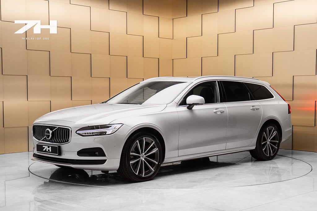 Volvo V90 B5 AWD Momentum / H&K / 360 / Pano / HuD / Drag 