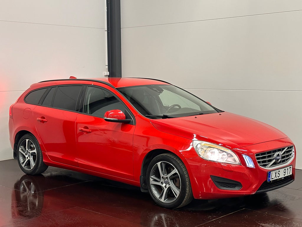 Volvo V60 T4F 180HK KINETIC DRAG BLUETOOTH MOTORVÄRMARE S&V-HJUL