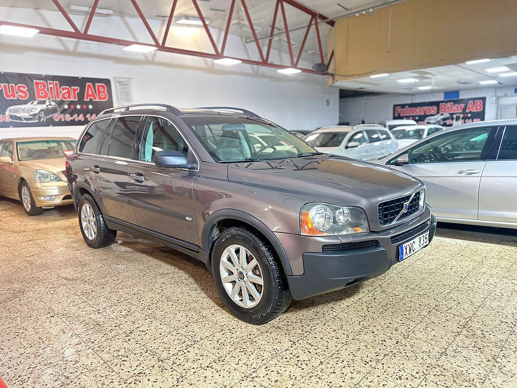 Volvo XC90 2.5T AWD Ny Besiktigad & Ny servad  210hk krok