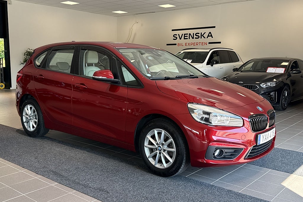 BMW 218i Active Tourer 136hk Advantage/Navi/Läder/PDC/Låga mil 