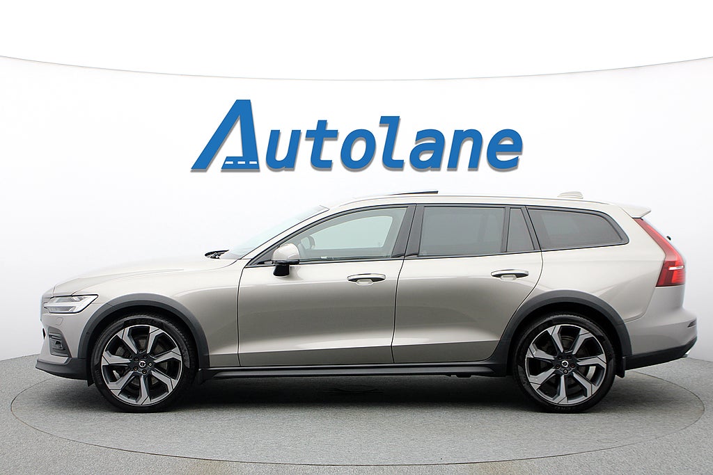 Volvo V60 Cross Country B5 AWD Panorama, HUD, H/K, 360°, Värmare 250hk