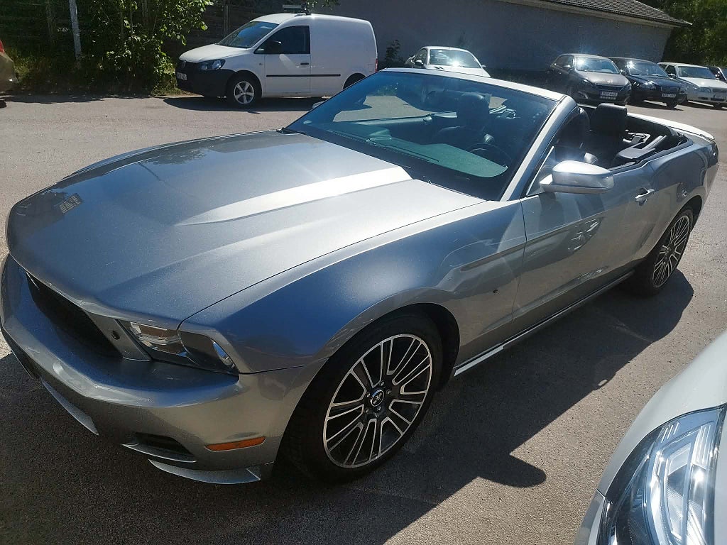Ford Mustang V6 Convertible