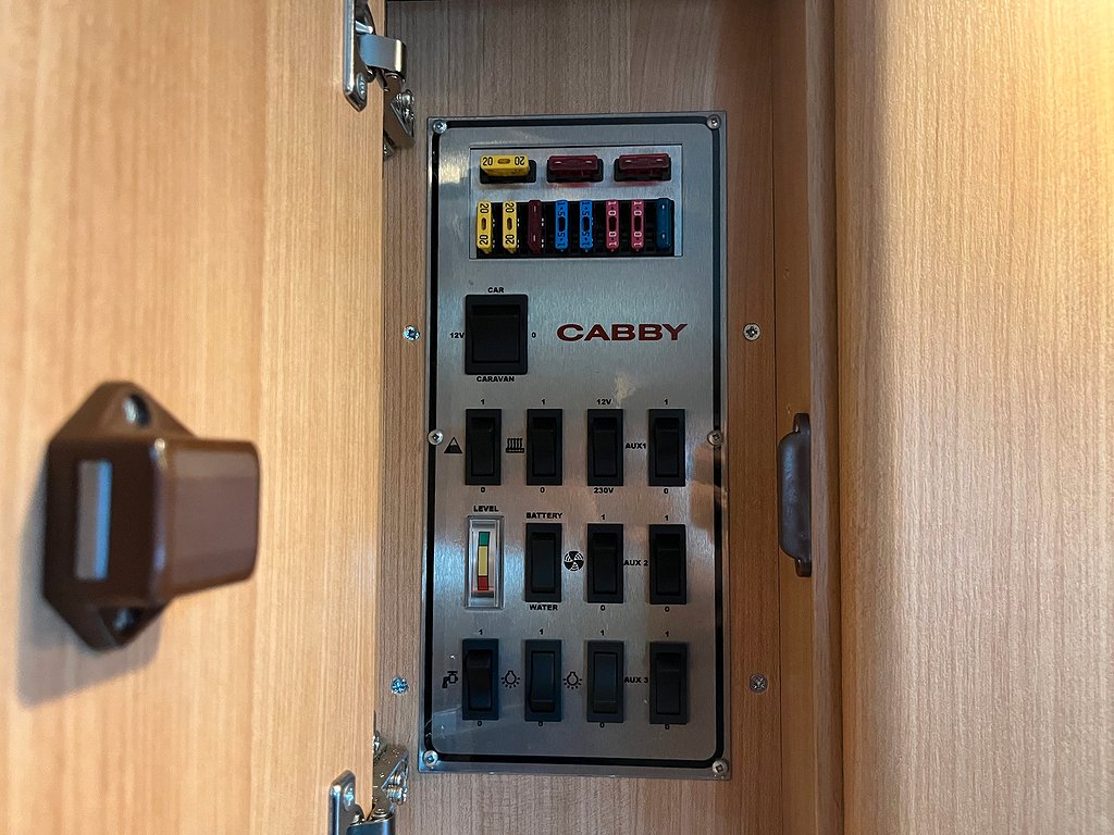Cabby Cisium 56 / ALDE / Solcell / Mover / Markis / C-ställ - Cabby