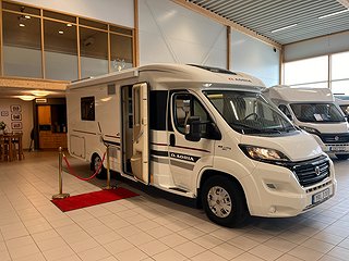 Husbil-halvintegrerad Adria CORAL PLUS 670 SLT 3 av 22