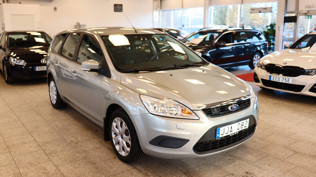 Ford Focus Kombi 1.8 Flexifuel Titanium, Trend  Nyservad