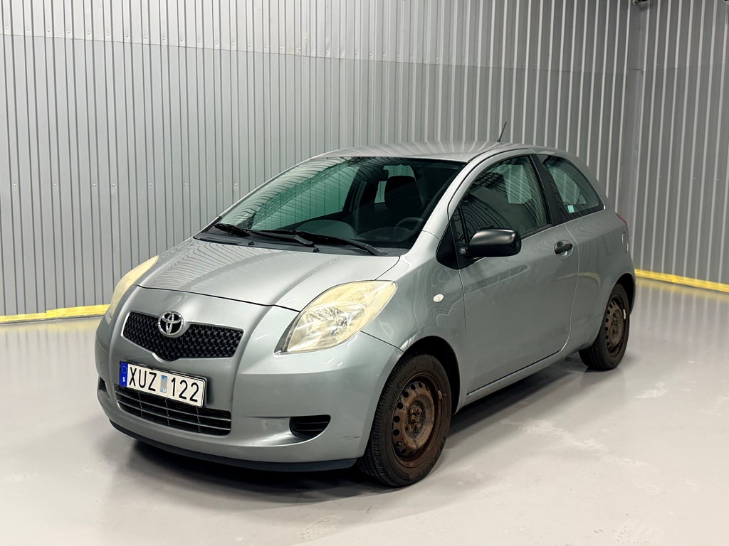 Toyota Yaris  1.0 VVT-i NyBesiktigad   712kr Års skatt 