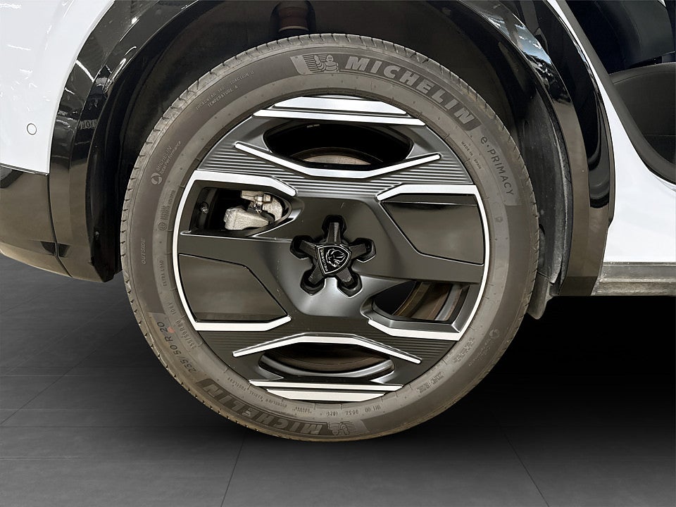Bild på Peugeot E-3008 GT Ultimate+ 4WD - DEMO