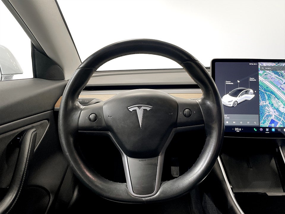 Bild på Tesla Model 3 Long Range 440hk Aut AWD PANO PREMIUM INTERIÖR