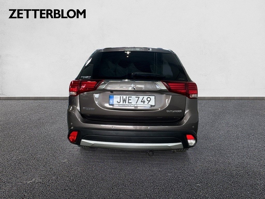 SUV Mitsubishi Outlander 4 av 18