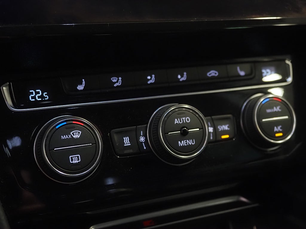 Volkswagen Passat SC 2.0 TDI 4Motion GT R-Line Cockpit Drag D-Värm Skinn 2018