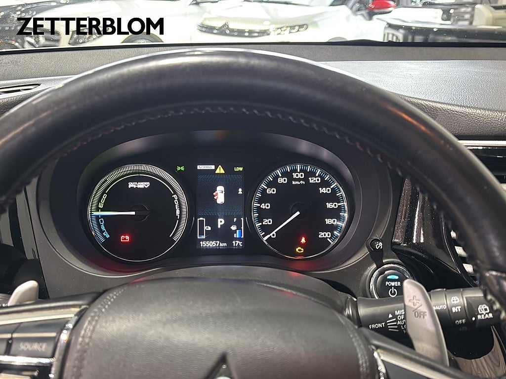 SUV Mitsubishi Outlander 12 av 18