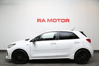 Halvkombi Kia Rio 3 av 23