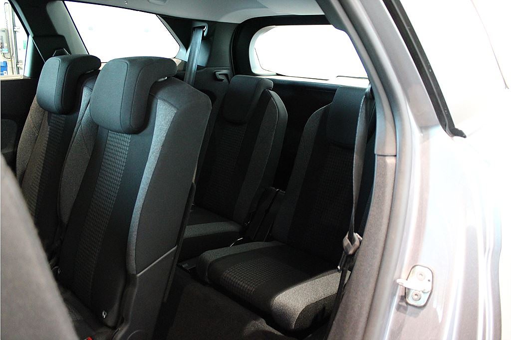 Bild på Peugeot 5008 Active Pack 1.2 PT 130hk Aut - 7-SITS, B-KAMERA