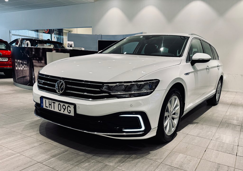 Volkswagen Passat GTE 1.4 TSI ACT OPF 1-Ägare Drag P-Värmare