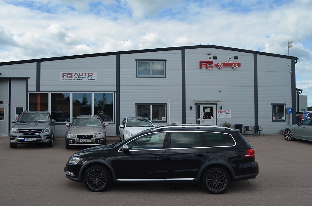 Volkswagen Passat Alltrack 2.0 TDI 4Motion 177 hk Premium D-Värmare Drag  *3.45%*