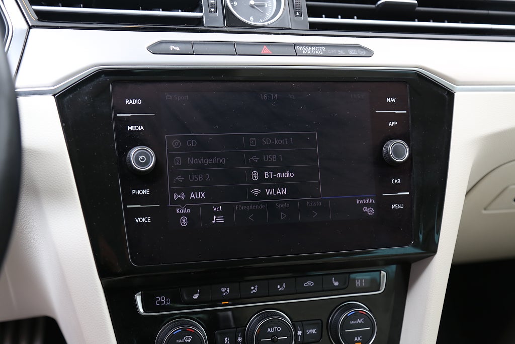 Volkswagen Passat Alltrack 2,0 TDI 190hk 4M Executive DSG Navi Skinn Värmar 2018