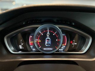 Volvo V40 D3 Momentum SoV/Dragkrok/P-sensorer/Nyservad/BT