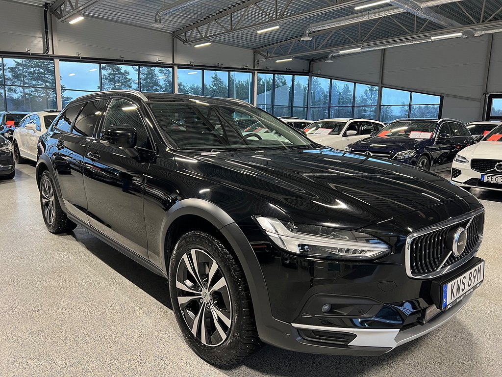 Volvo V90 Cross Country B4 AWD Drag Kamera H/K BLIS GPS 4,99% Momentum