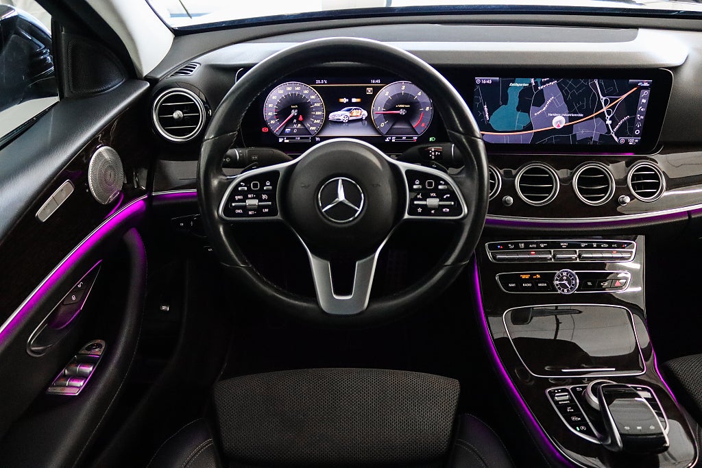Mercedes-Benz E 220 d 4MATIC Widescreen Burmester Night Värmare Navi