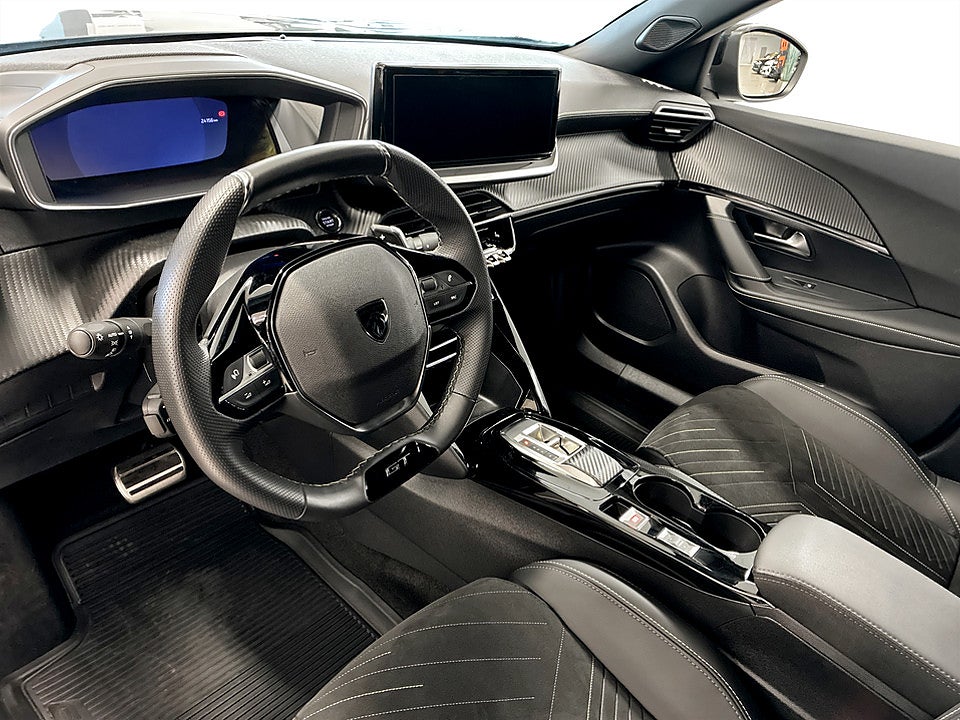 Bild på Peugeot 2008 GT 1.2 PT 130hk Aut B-KAMERA CARPLAY