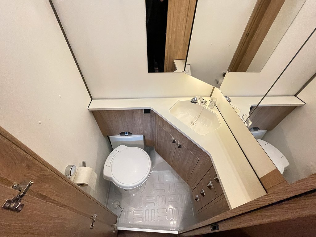 Kabe Classic 660 GDL / Förtält / AC / ALDE / Barnkammare - Kabe