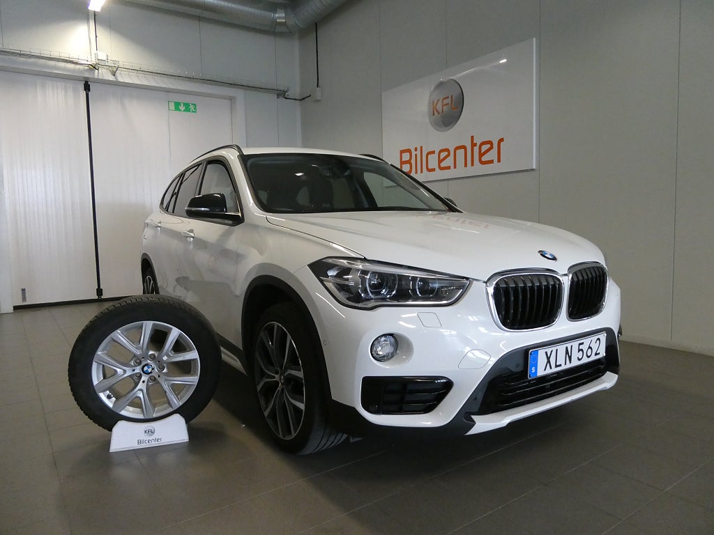 BMW X1 xDrive20d Sport line Aut-Drag-Kamera-HUD-Navigation-SoV