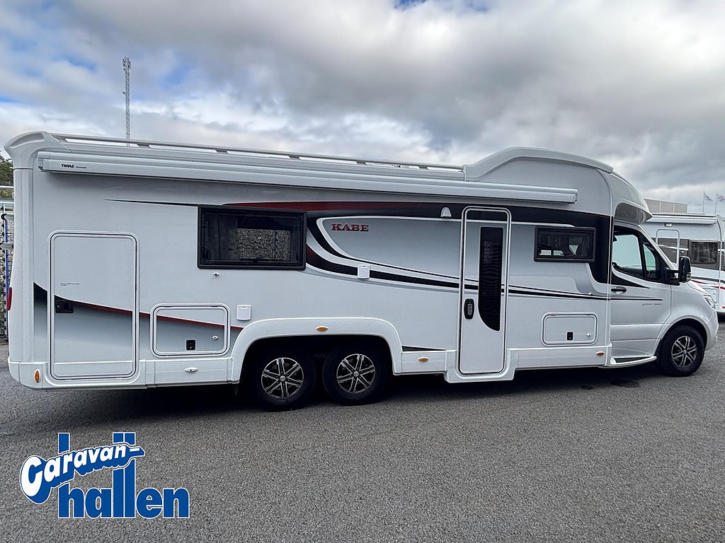 Kabe Travelmaster x 880 LT (Hydrauliska stödben/AC/Lithiumbatteri/Lar