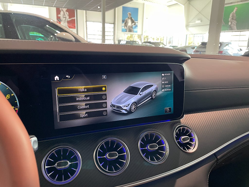 Mercedes-Benz AMG GT 63 S 2024 - miniatyr 19