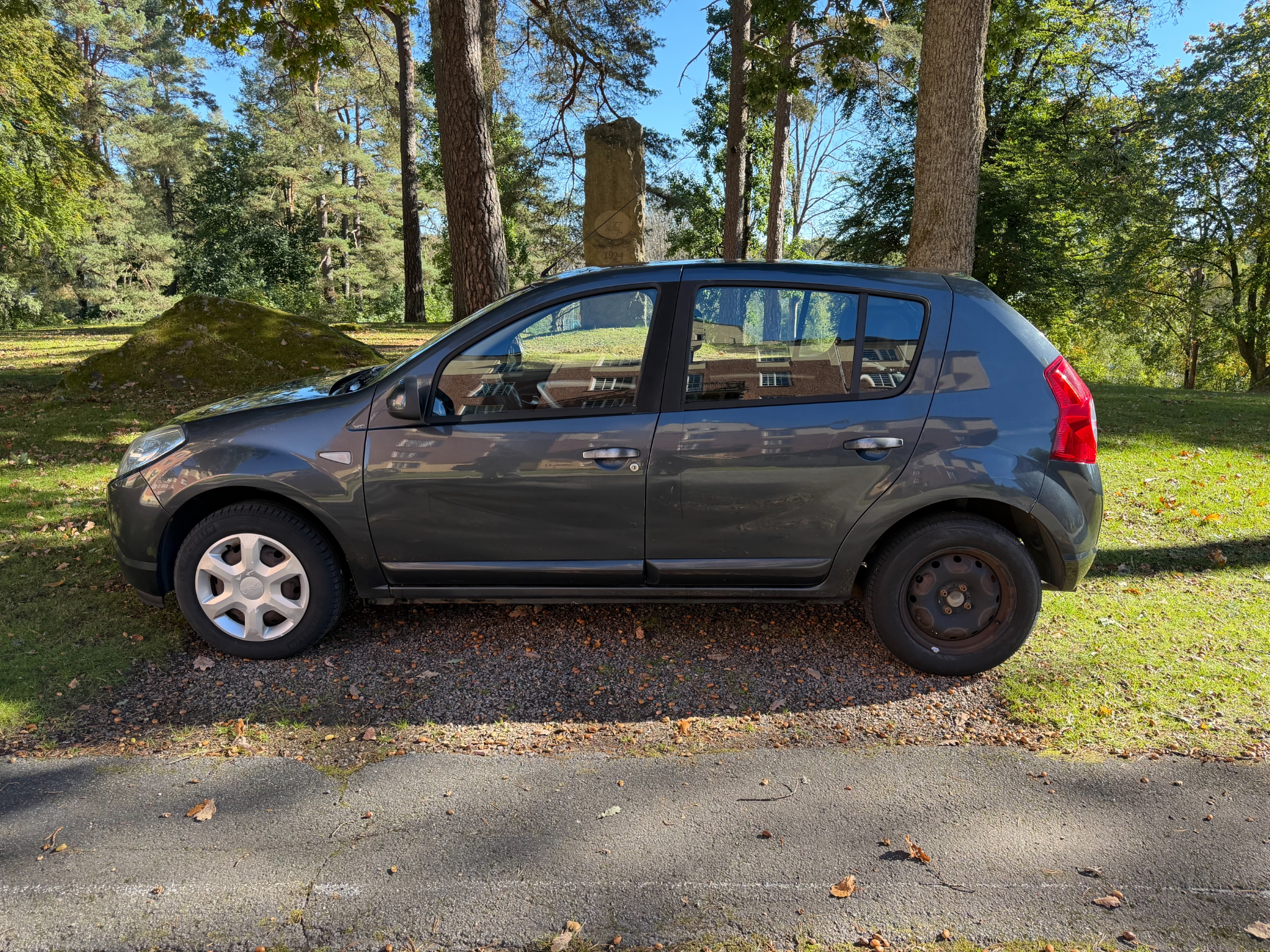 Dacia Sandero 1.6 2010, bild 4/10