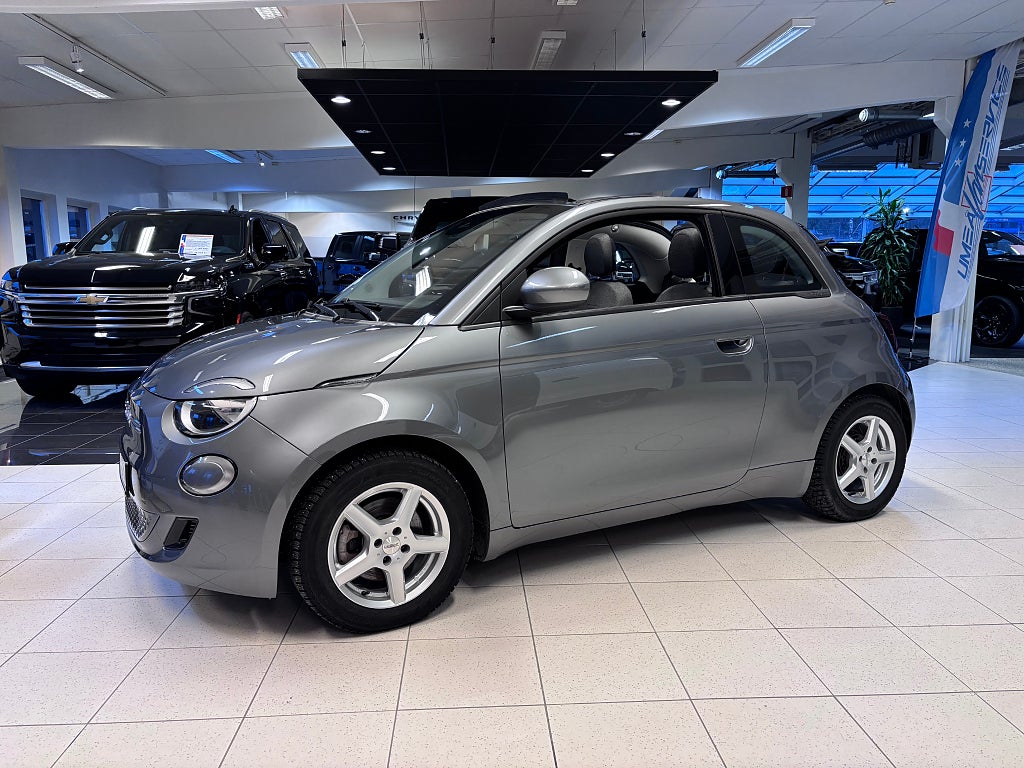 Fiat 500E Cabrio ICON Vinterhjul Moms *2,95% RÄNTA*