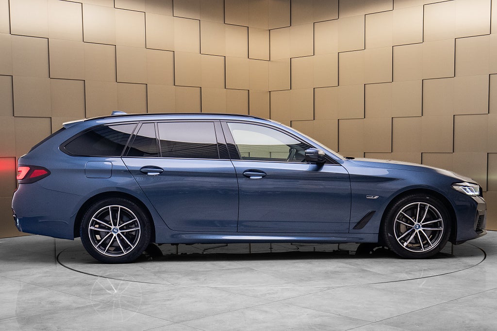 BMW 530e xDrive Touring M Sport / H&K / Drag / Moms