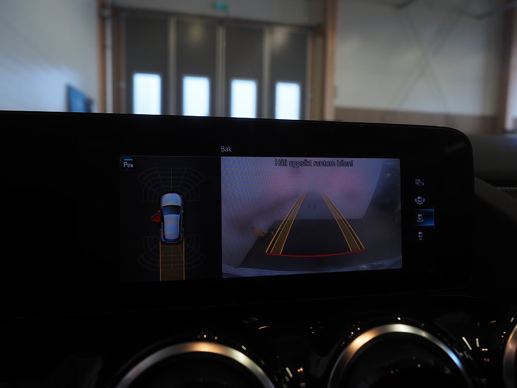 Mercedes-Benz GLA 200 d 8G-DCT Progressive Line Pano Drag Navi Kamera 2021