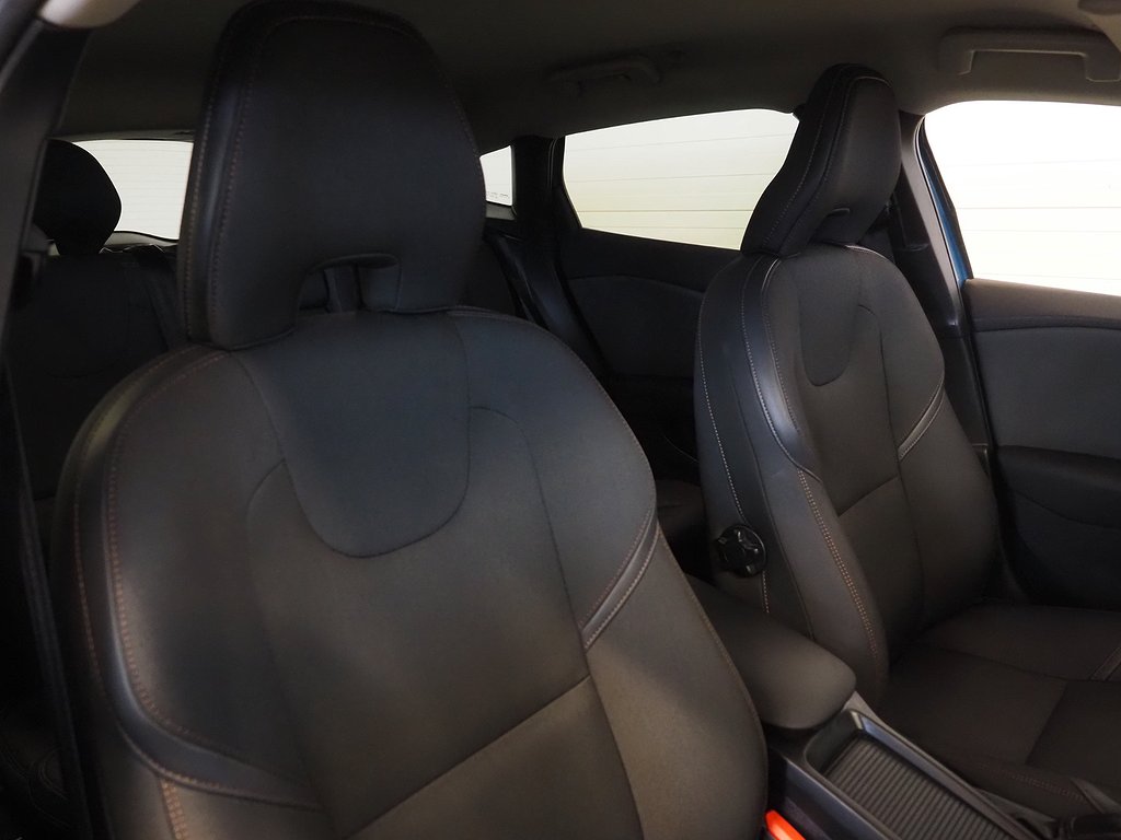 Volvo V40 Cross Country D3 Geartronic Momentum D-Värm P-Sen 2015