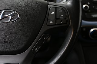 Halvkombi Hyundai i10 10 av 17