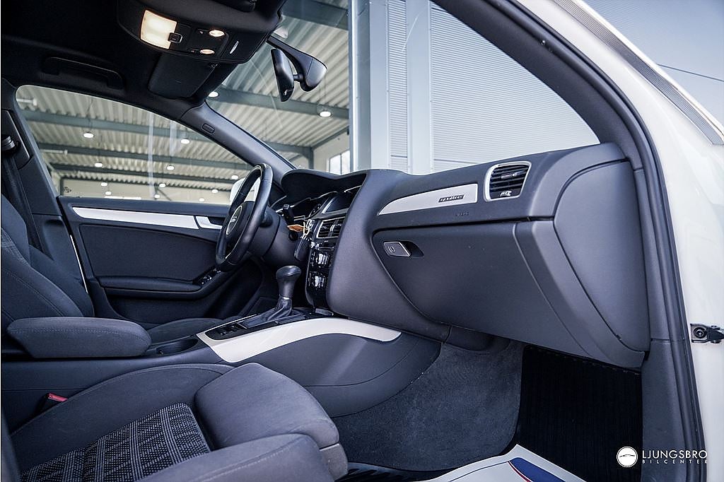 Audi A4 Avant 2.0 TDI Quattro S-Line / PDC /