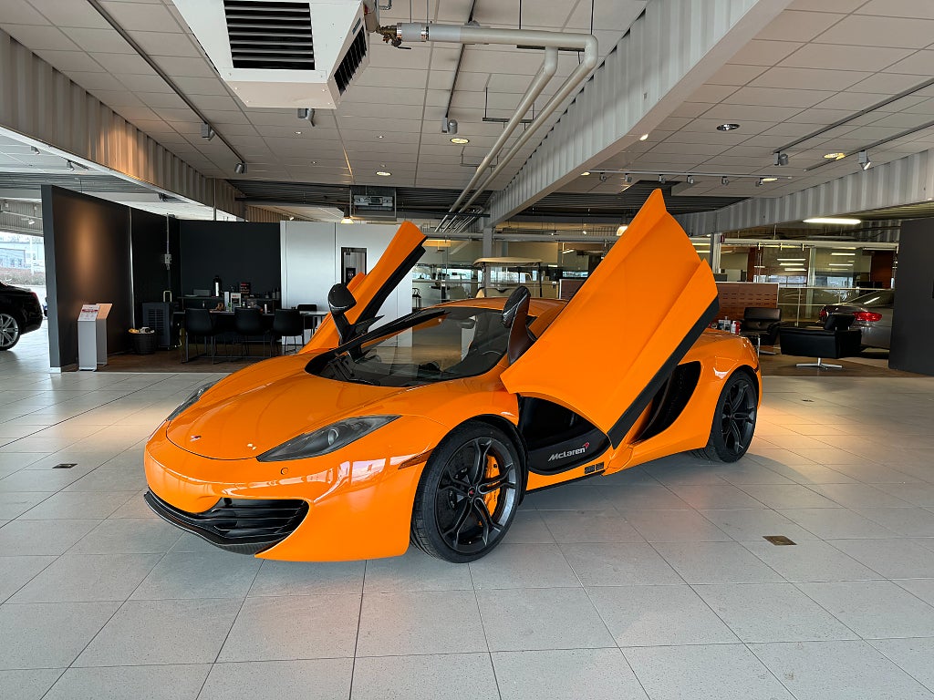 McLaren MP4-12C 3,8 V8 SSG 624HK Twin-Turbo *1 425 mil* Moms